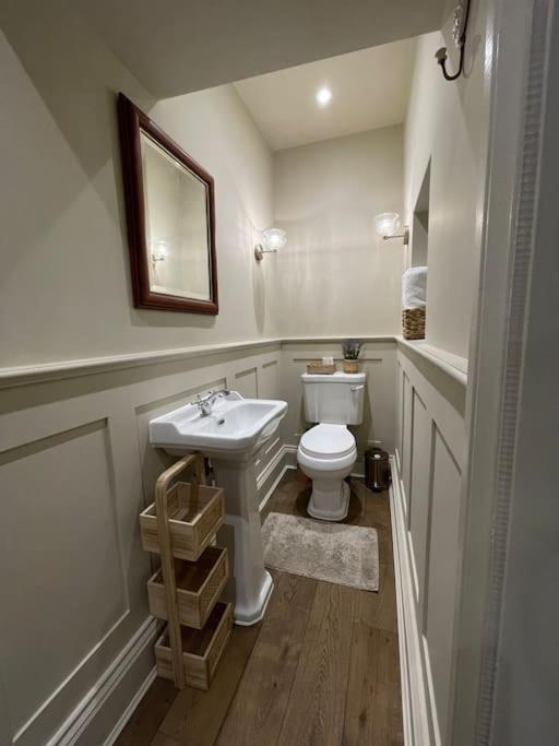 Peaceful Apartment In The Heart Of Фрум Екстериор снимка